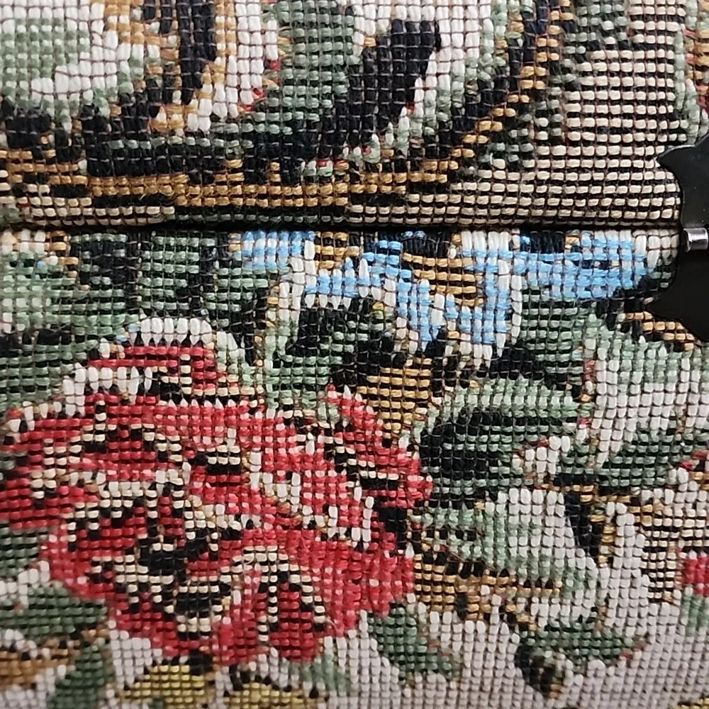 Tano From Madrid Women's Vintage Floral Tapestry Handbag Preowned - Picture 2 of 13